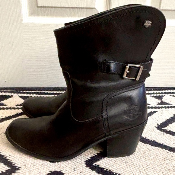 Harley-Davidson Shoes - HARLEY DAVIDSON WOMANS CARMEN SHORT BLACK 3” WESTERN HEEL BUCKLE DETAIL SZ 9.5